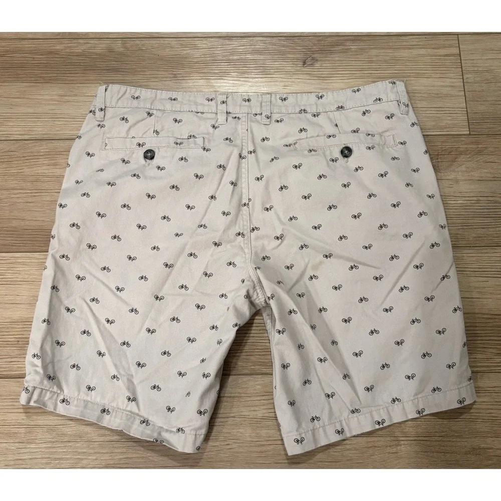 Sunday‎ Work Clothes Shorts Mens 36 Lot Of 2 Chino Preppy Vacation Cruise Wear